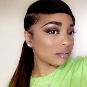 Meet your Posher, Alesha